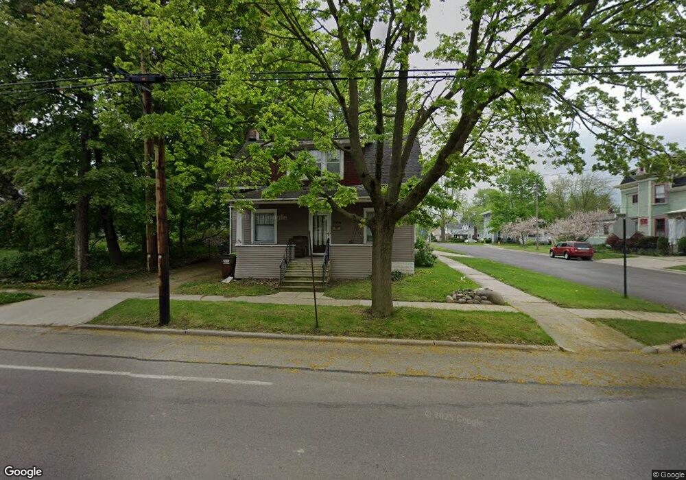 304 E Maple Ave, Adrian, MI 49221 - photo 1