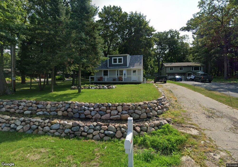 6016 Artist Bay Rd, West Bend, WI 53095 - photo 1