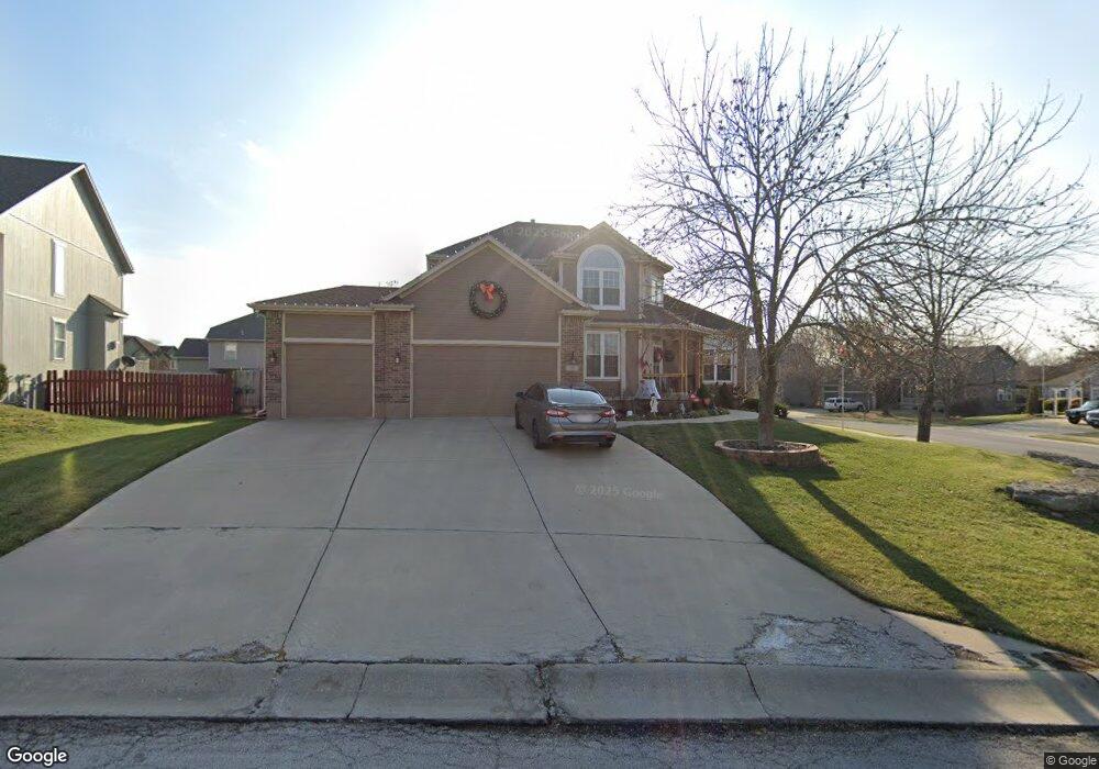 1521 Deer Path, Raymore, MO 64083 - photo 1