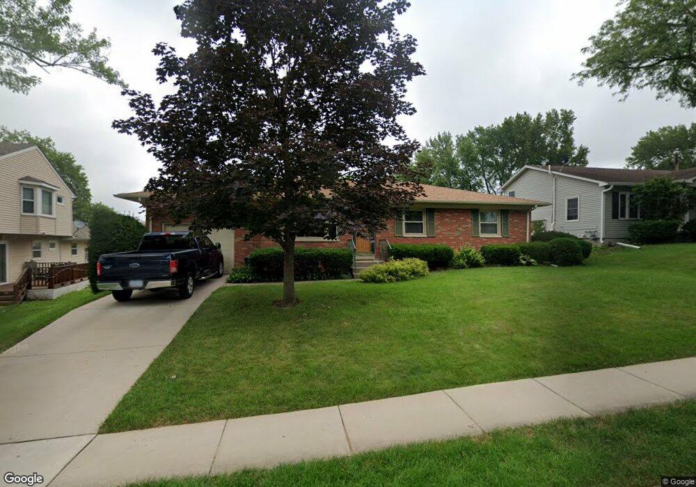 2867 Cedar St, Davenport, IA 52804 - photo 1