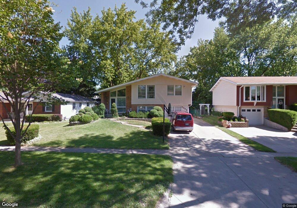 2302 Willow Ln, Rolling Meadows, IL 60008 - photo 1