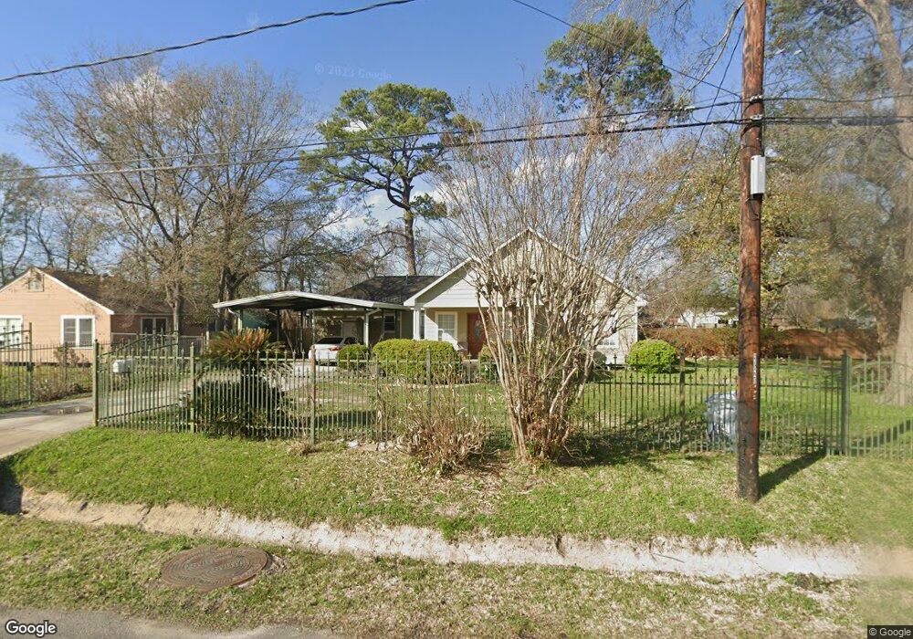 707 Yorkshire St, Houston, TX 77022 - photo 1