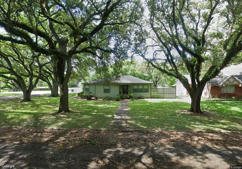 2320 Oak Dr, Bay City, TX 77414 - photo 1