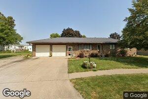 208 W Dougherty Dr, Lone Tree, IA 52755