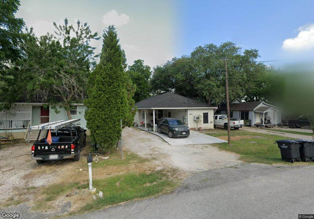 1609 Rice St, Alvin, TX 77511 - photo 1
