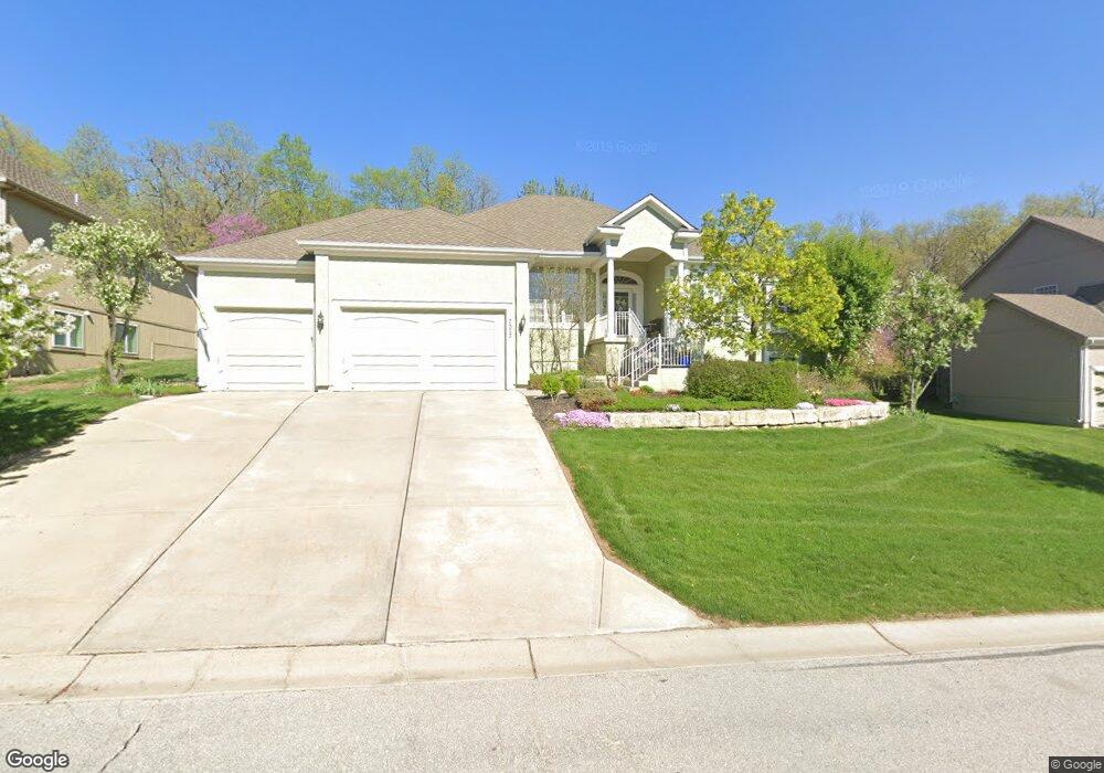 7573 Legler St, Shawnee, KS 66217 - photo 1