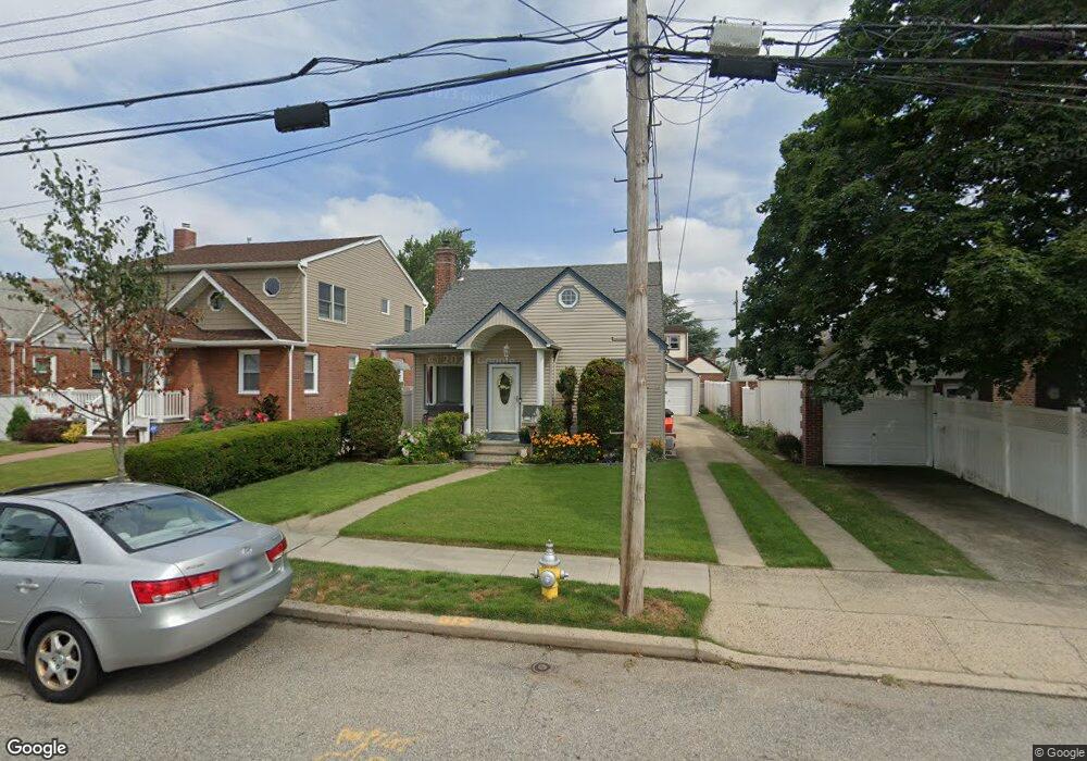 1060 Carukin St, Franklin Square, NY 11010 - photo 1