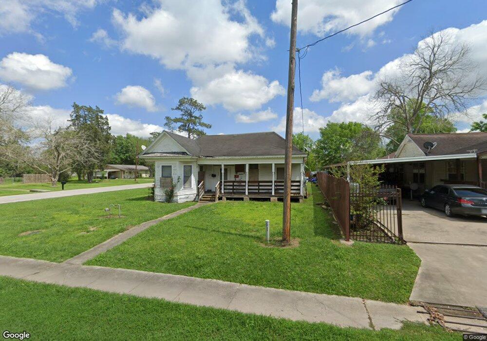 2501 Elm Ave, Bay City, TX 77414 - photo 1