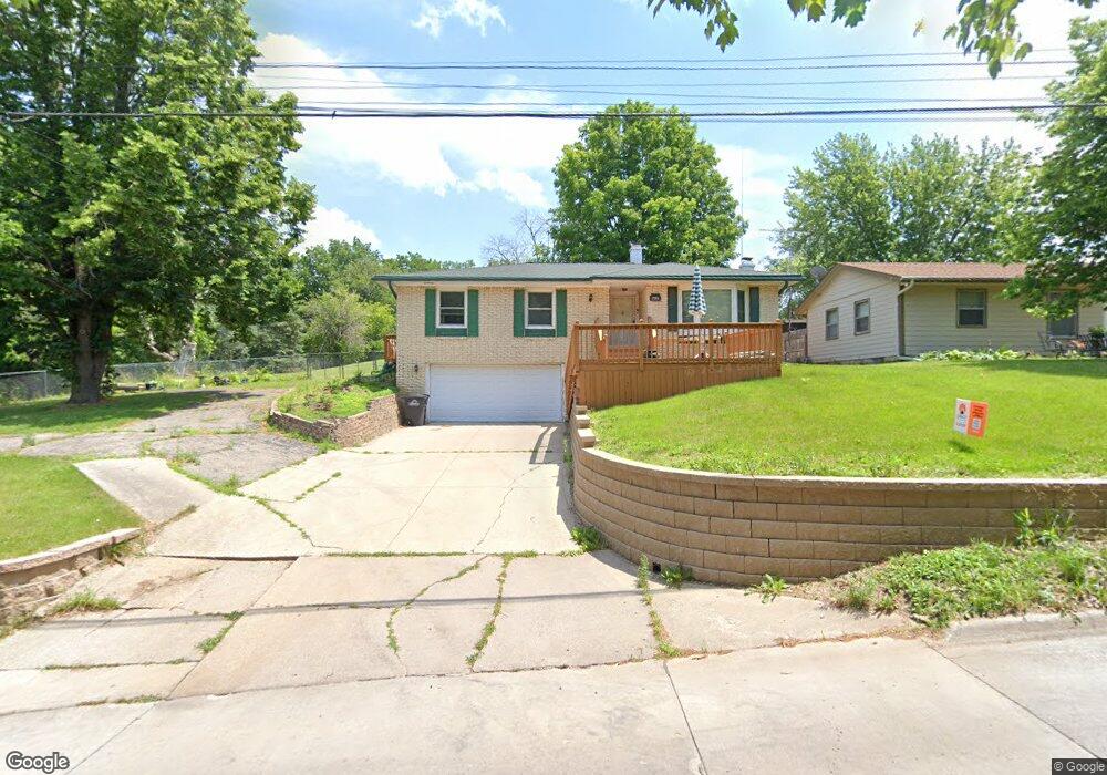 2205 SE 8th St, Des Moines, IA 50315 - photo 1