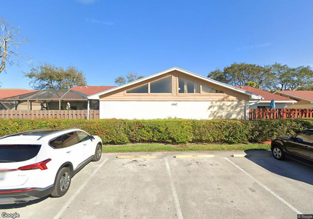 4367 Woodstock Dr unit A, West Palm Beach, FL 33409 - photo 1