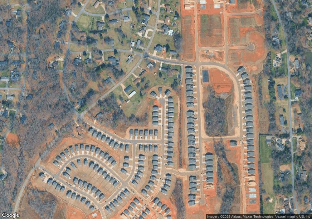 217 Brentwood Dr, Statesville, NC 28625 - photo 1