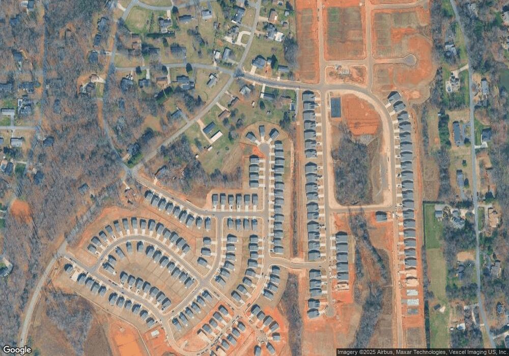 213 Brentwood Dr, Statesville, NC 28625 - photo 1