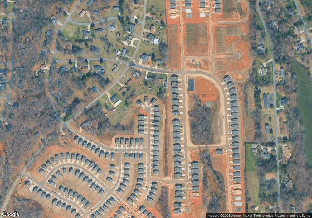 220 Brentwood Dr, Statesville, NC 28625 - photo 1