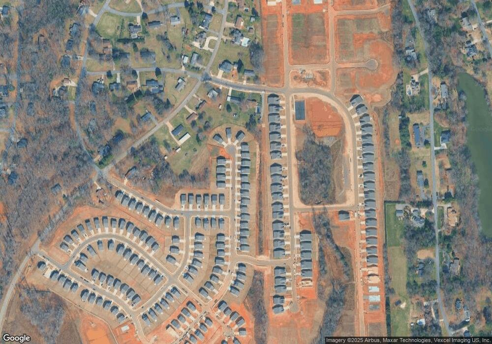 214 Brentwood Dr, Statesville, NC 28625 - photo 1