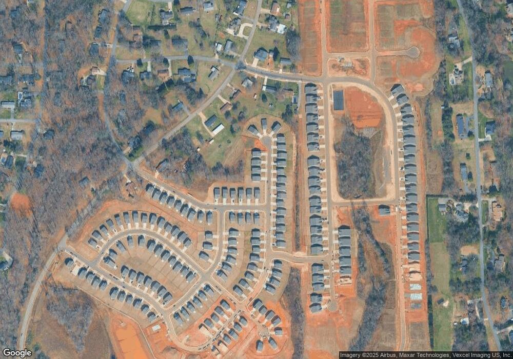 211 Brentwood Dr, Statesville, NC 28625 - photo 1