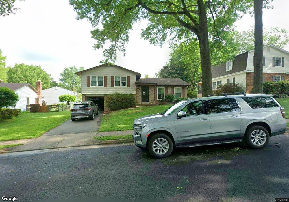 9920 Manet Rd, Burke, VA 22015 - photo 1