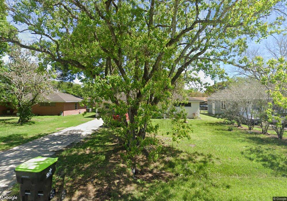 1413 Highland Dr, Bay City, TX 77414 - photo 1