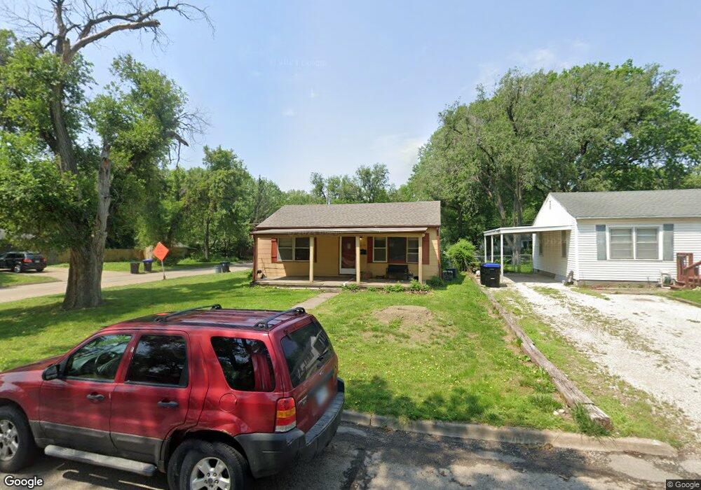 2153 SW Jewell Ave, Topeka, KS 66611 - photo 1