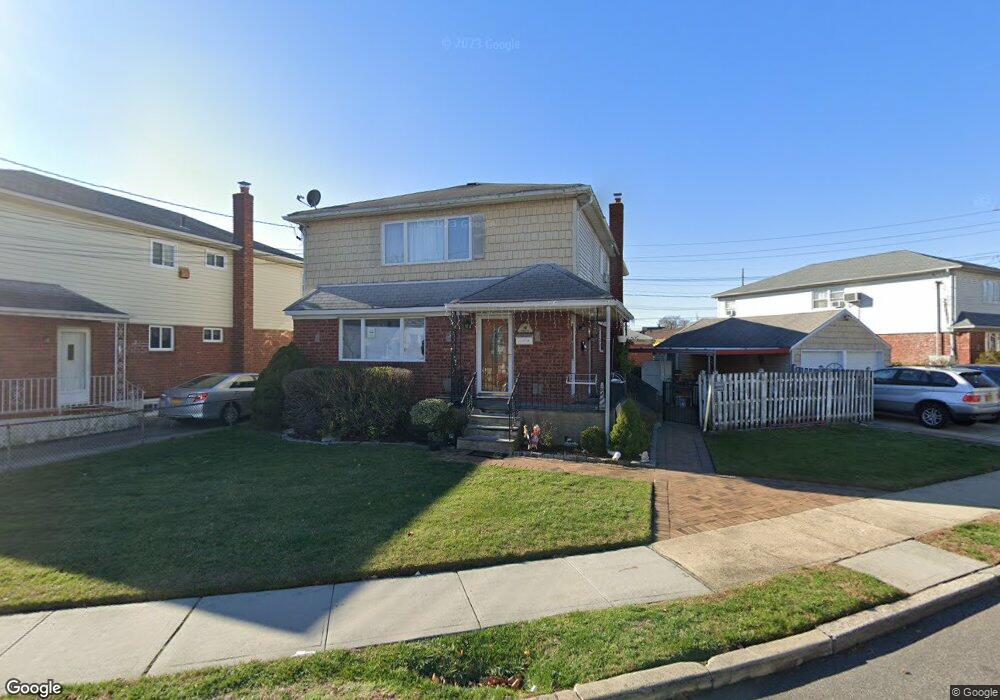 10 Amherst Rd, Valley Stream, NY 11581 - photo 1