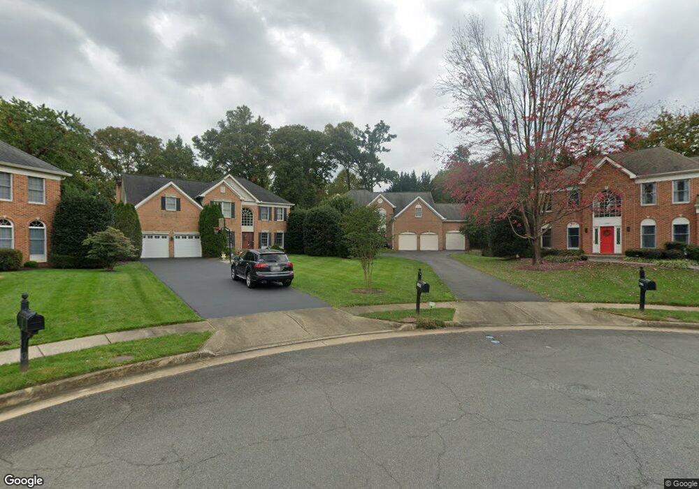 11061 Aldbury Ct, Reston, VA 20194 - photo 1