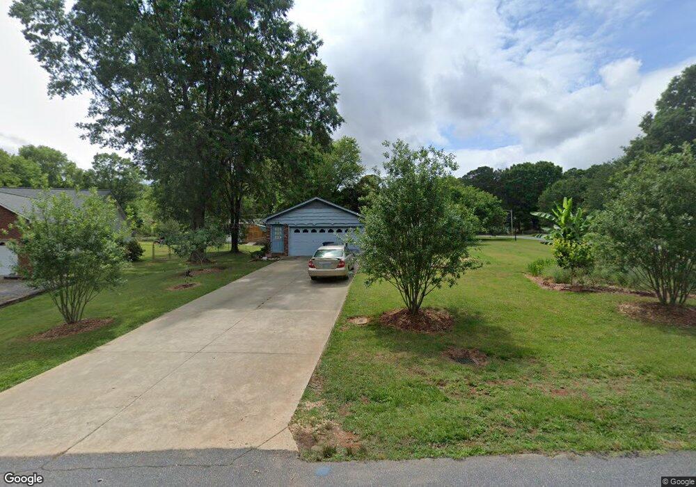 316 Camelot Dr, Statesville, NC 28625 - photo 1