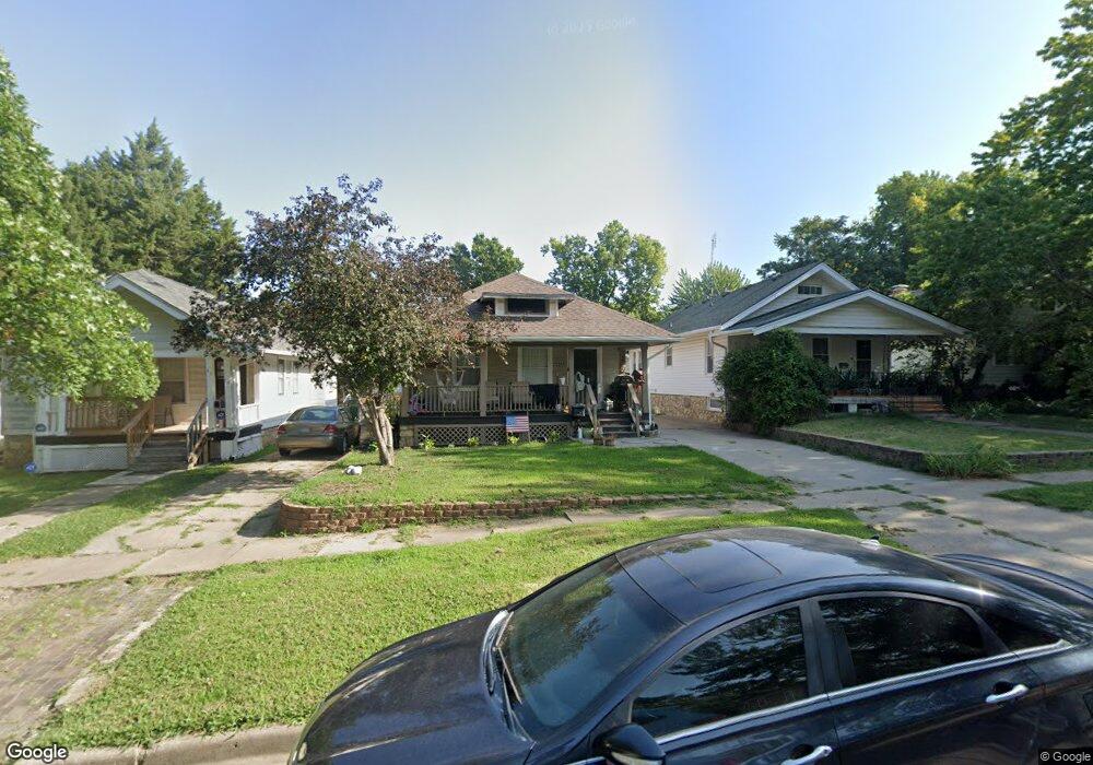 2224 SW Wilmington Ct, Topeka, KS 66606 - photo 1