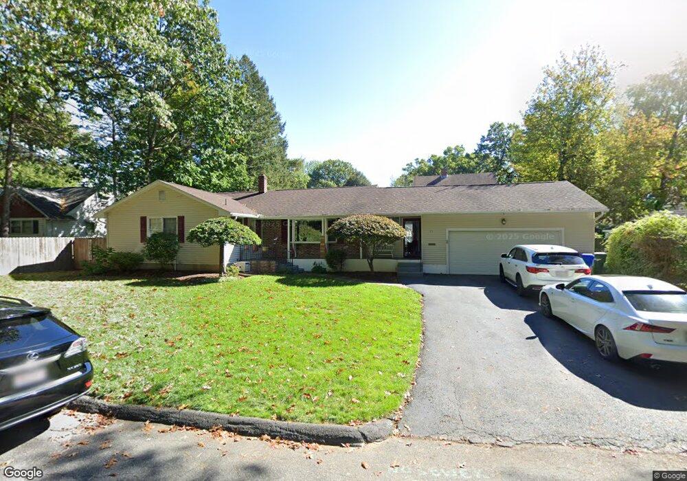 31 Weaver Rd, Springfield, MA 01107 - photo 1