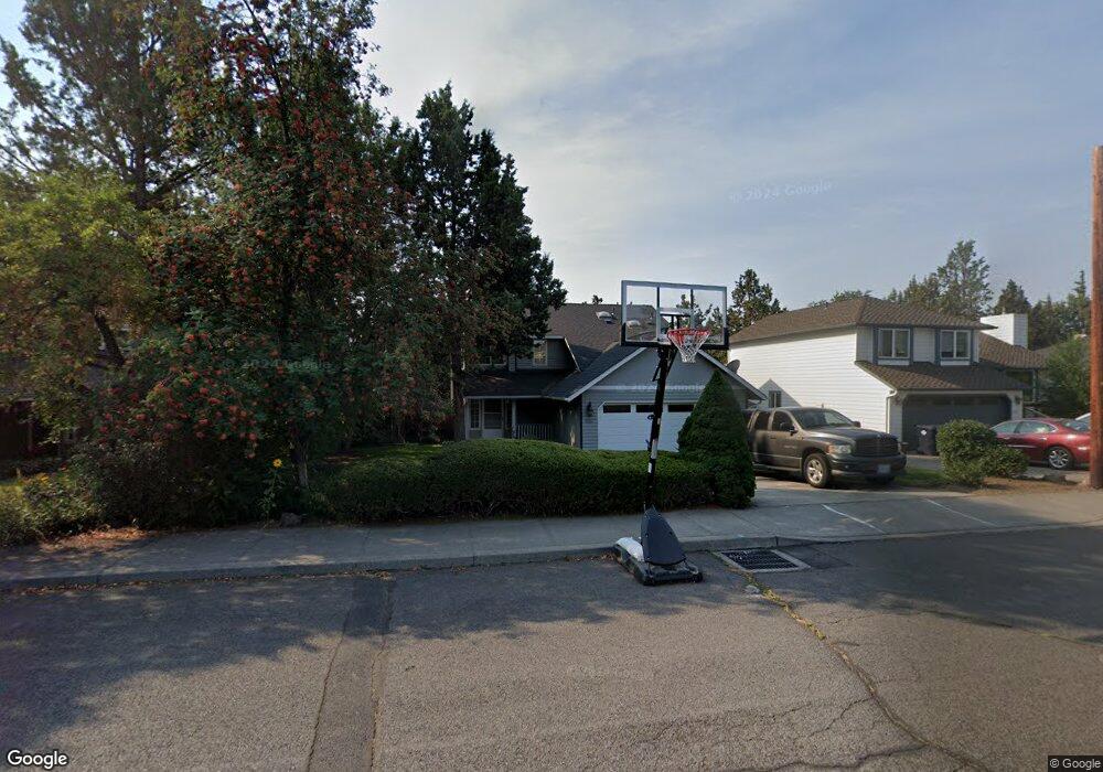 1713 NE Hollowtree Ln, Bend, OR 97701 - photo 1