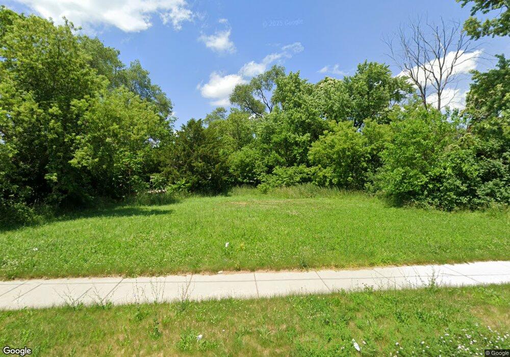 916 W Atherton Rd, Flint, MI 48507 - photo 1