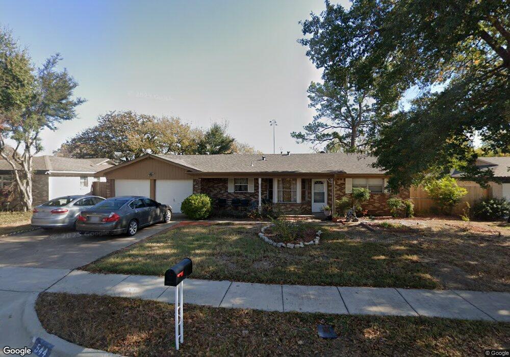 544 E Redbud Dr, Hurst, TX 76053 - photo 1