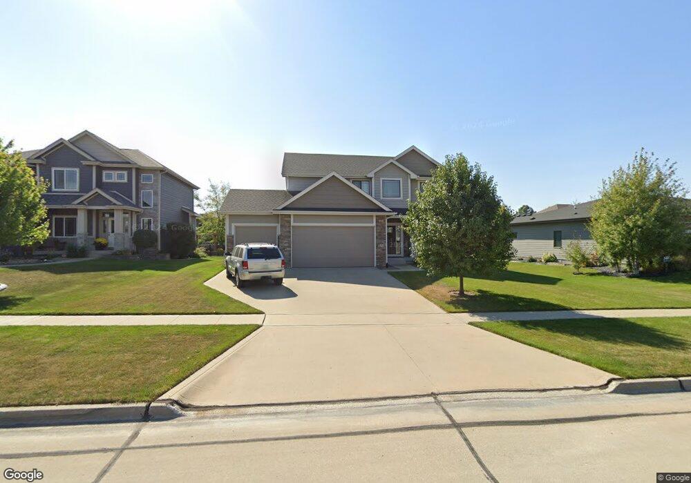 16636 Dellwood Dr, Clive, IA 50325 - photo 1