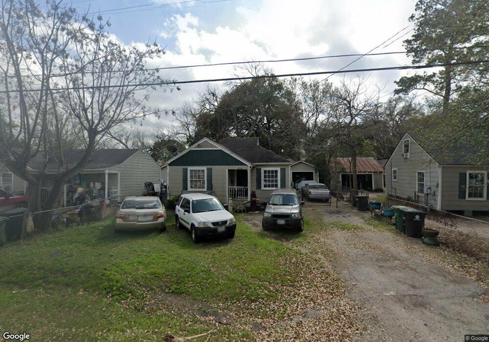 214 Fichter St, Houston, TX 77022 - photo 1
