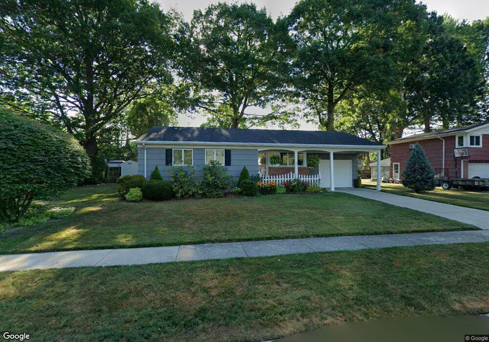 1343 Greenbrier Ln, North Tonawanda, NY 14120 - photo 1