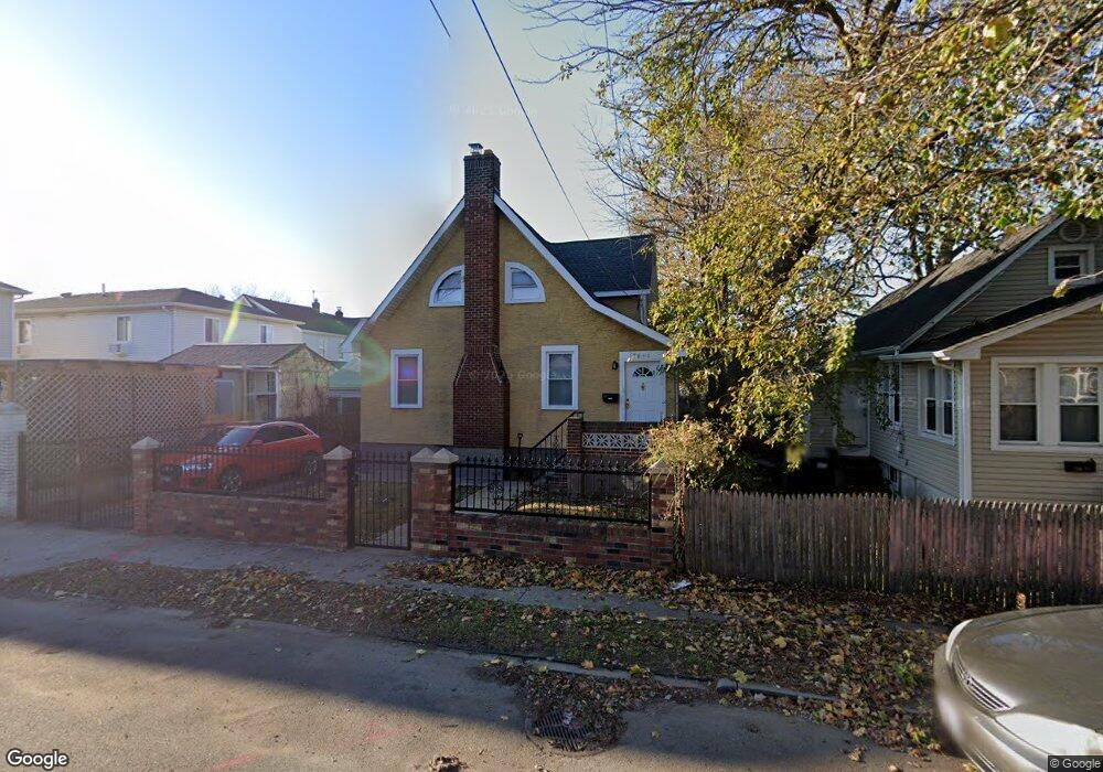 176-11 Sunbury Rd, Jamaica, NY 11434 - photo 1