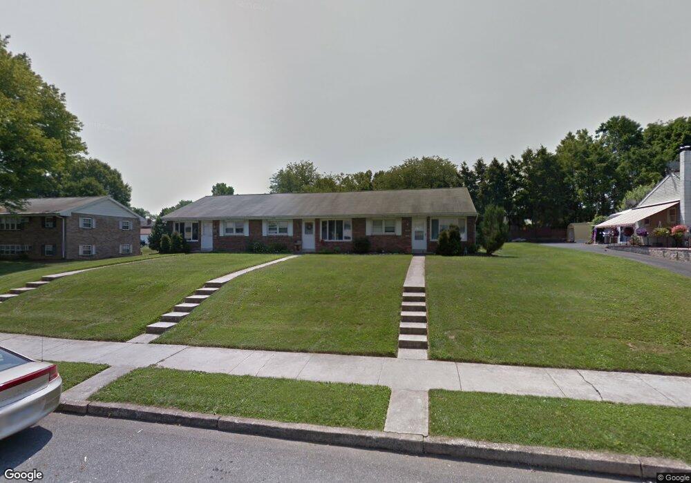 946 E Oak St, Palmyra, PA 17078 - photo 1