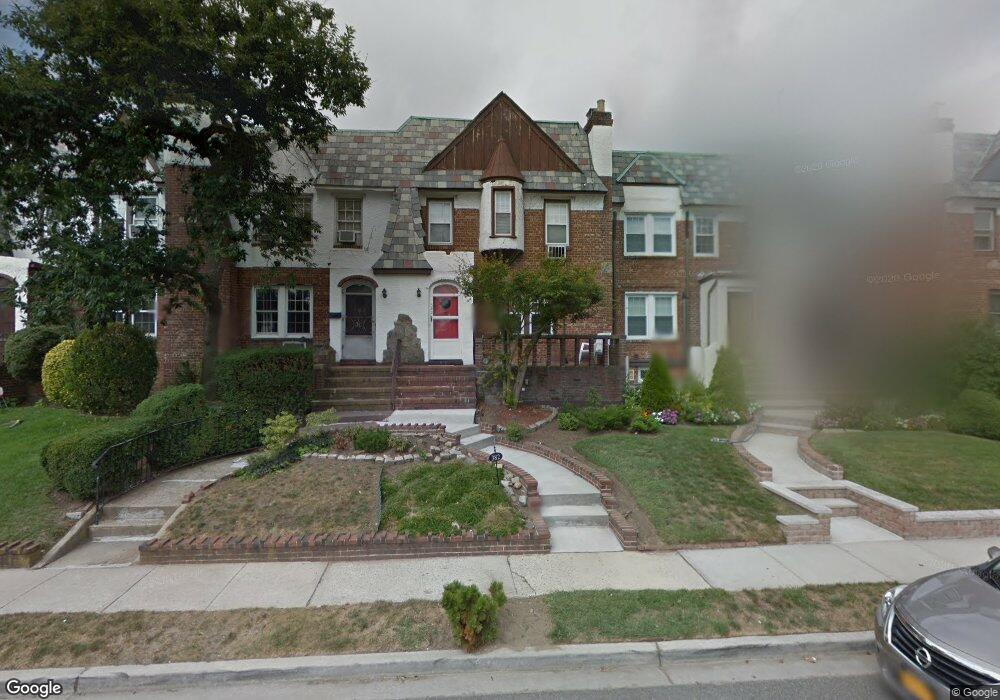 382 Cochran Place, Valley Stream, NY 11581 - photo 1