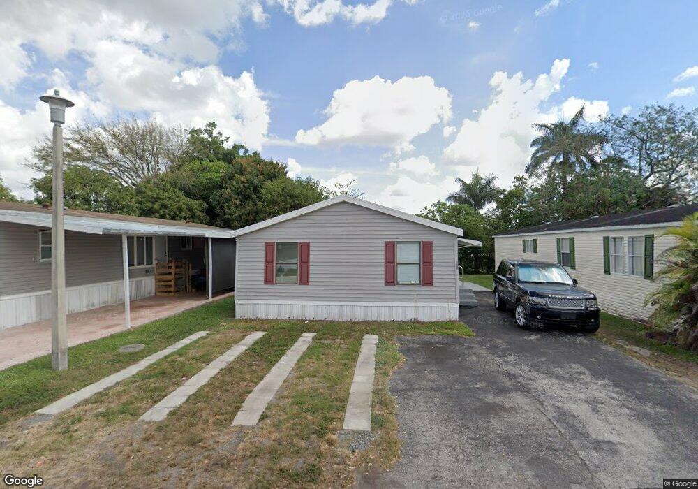 690 SW 124th Terrace, Davie, FL 33325 - photo 1