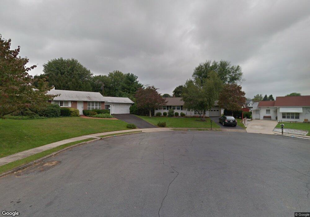 812 Flexer Ct, Allentown, PA 18103 - photo 1