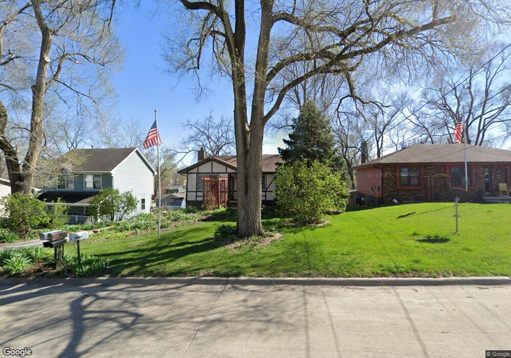 1030 Titus Ave, Des Moines, IA 50315 - photo 1