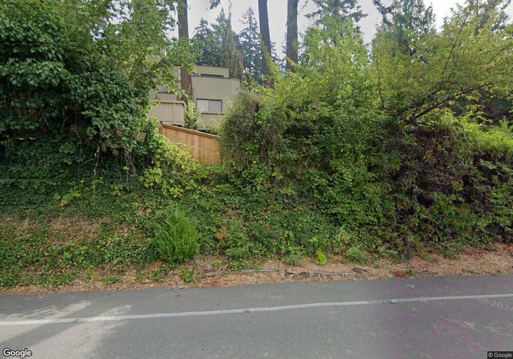 3220 W Mercer Way, Mercer Island, WA 98040 - photo 1