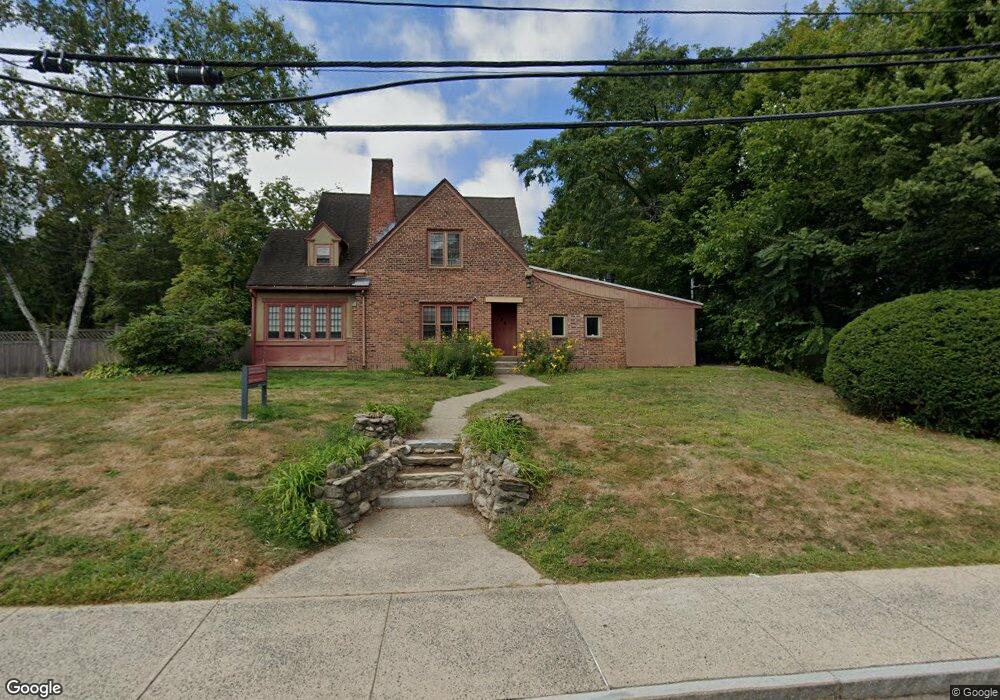 758 N Pleasant St, Amherst, MA 01002 - photo 1