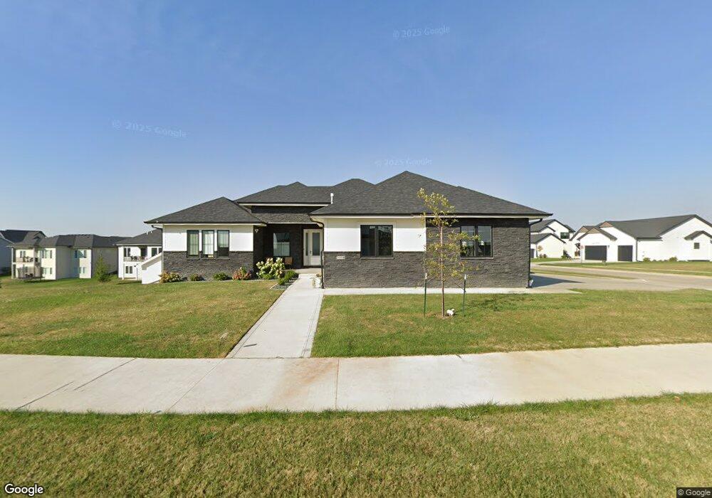 3998 Westgate Pkwy, Clive, IA 50325 - photo 1