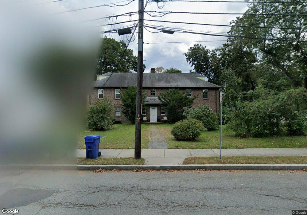 566 Auburn St unit 4, Auburndale, MA 02466 - photo 1