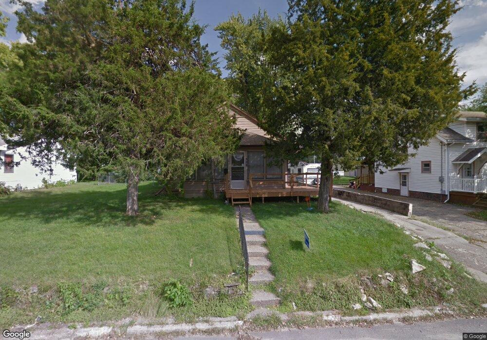 308 W 11th St N, Newton, IA 50208 - photo 1