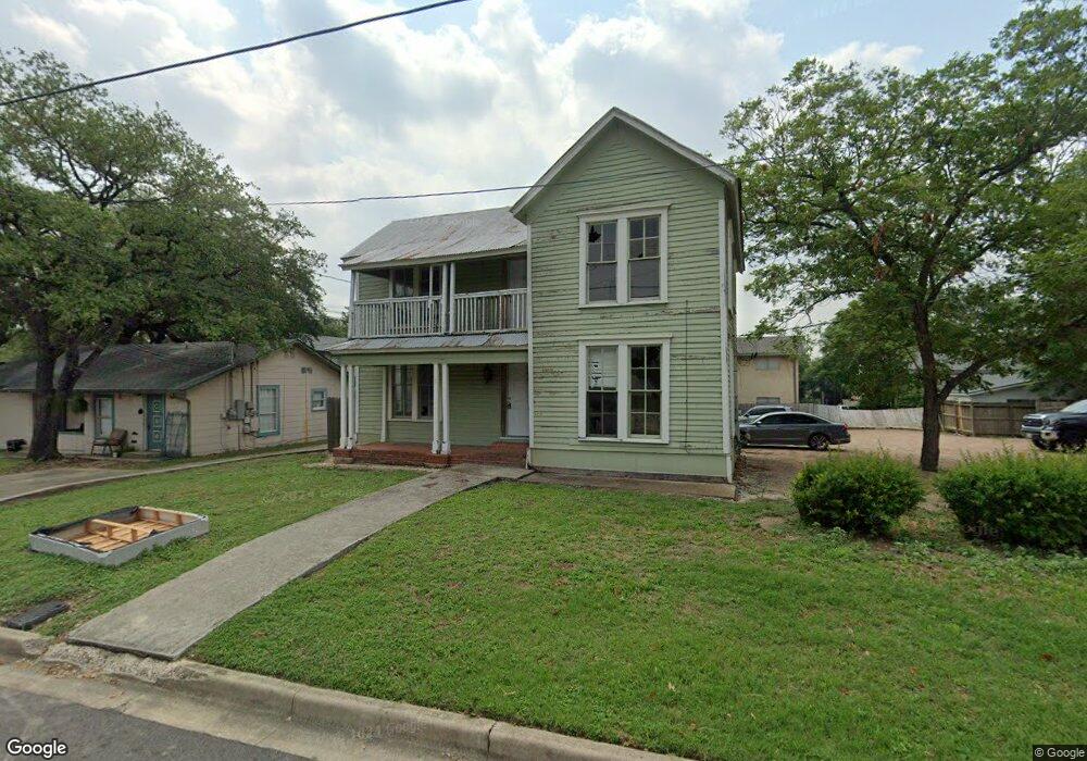 521 W Hutchison St, San Marcos, TX 78666 - photo 1