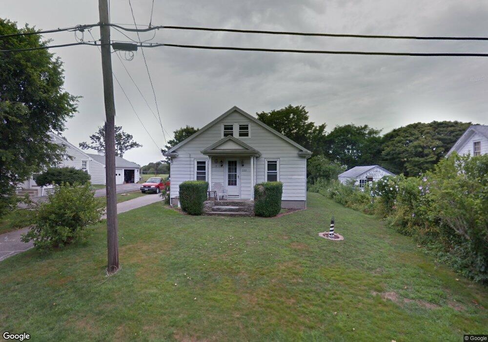 222 Peckham Ave, Middletown, RI 02842 - photo 1