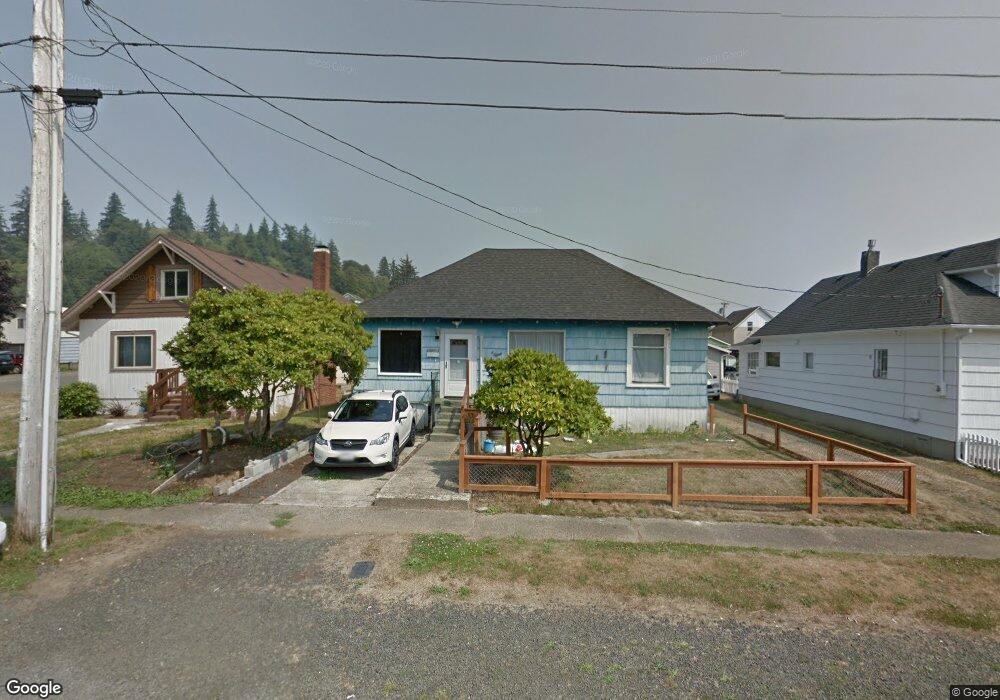 1137 Cedar St, Raymond, WA 98577 - photo 1