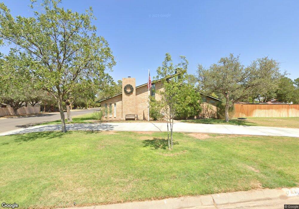 2002 Oaklawn Dr, Midland, TX 79705 - photo 1