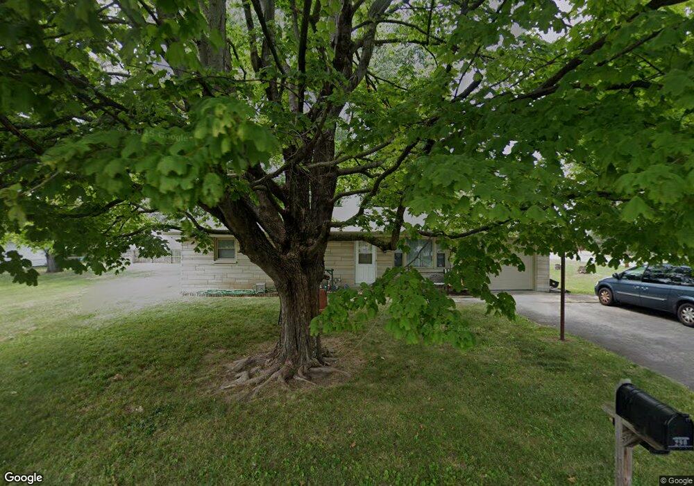 290 Olmstead Dr, Columbus, IN 47201 - photo 1