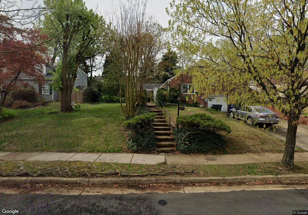 410 Skyhill Rd, Alexandria, VA 22314 - photo 1